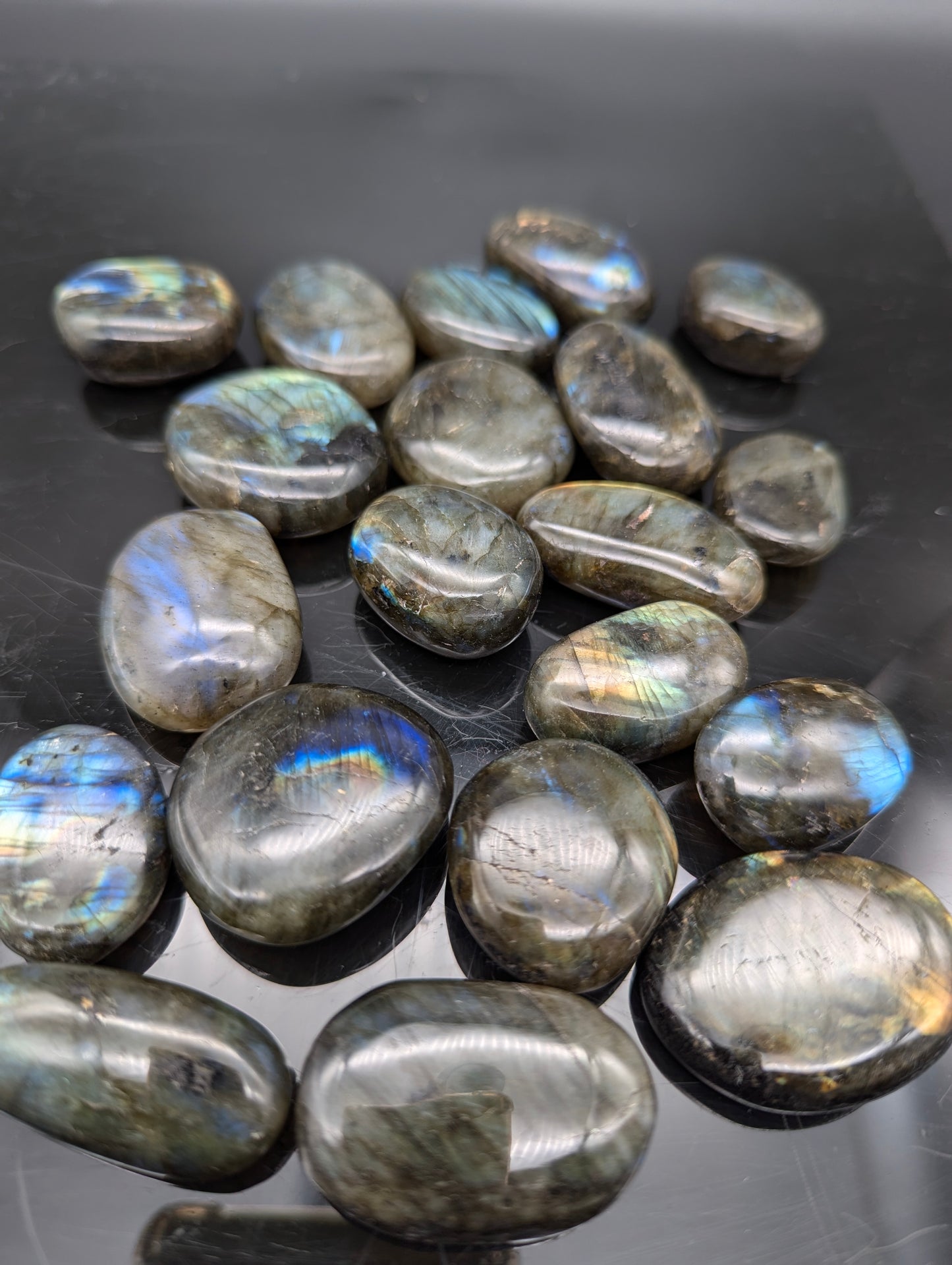 Labradorite tumble stones